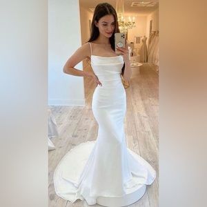 Wedding dress/ gown